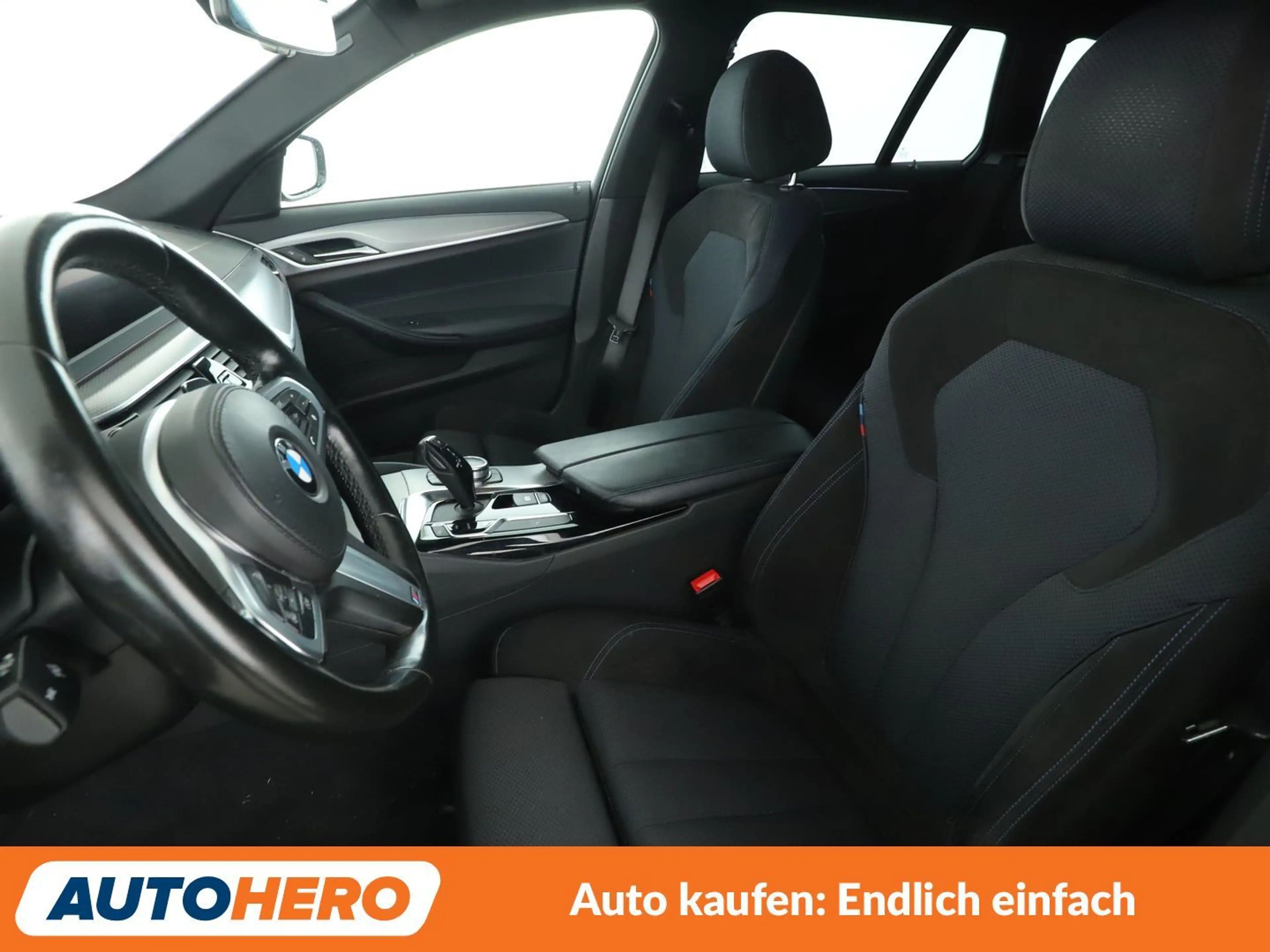 BMW 520 520d M Sport Aut. *NAVI*HUD*LED*TEMPO*CAM*SHZ* — photo 10