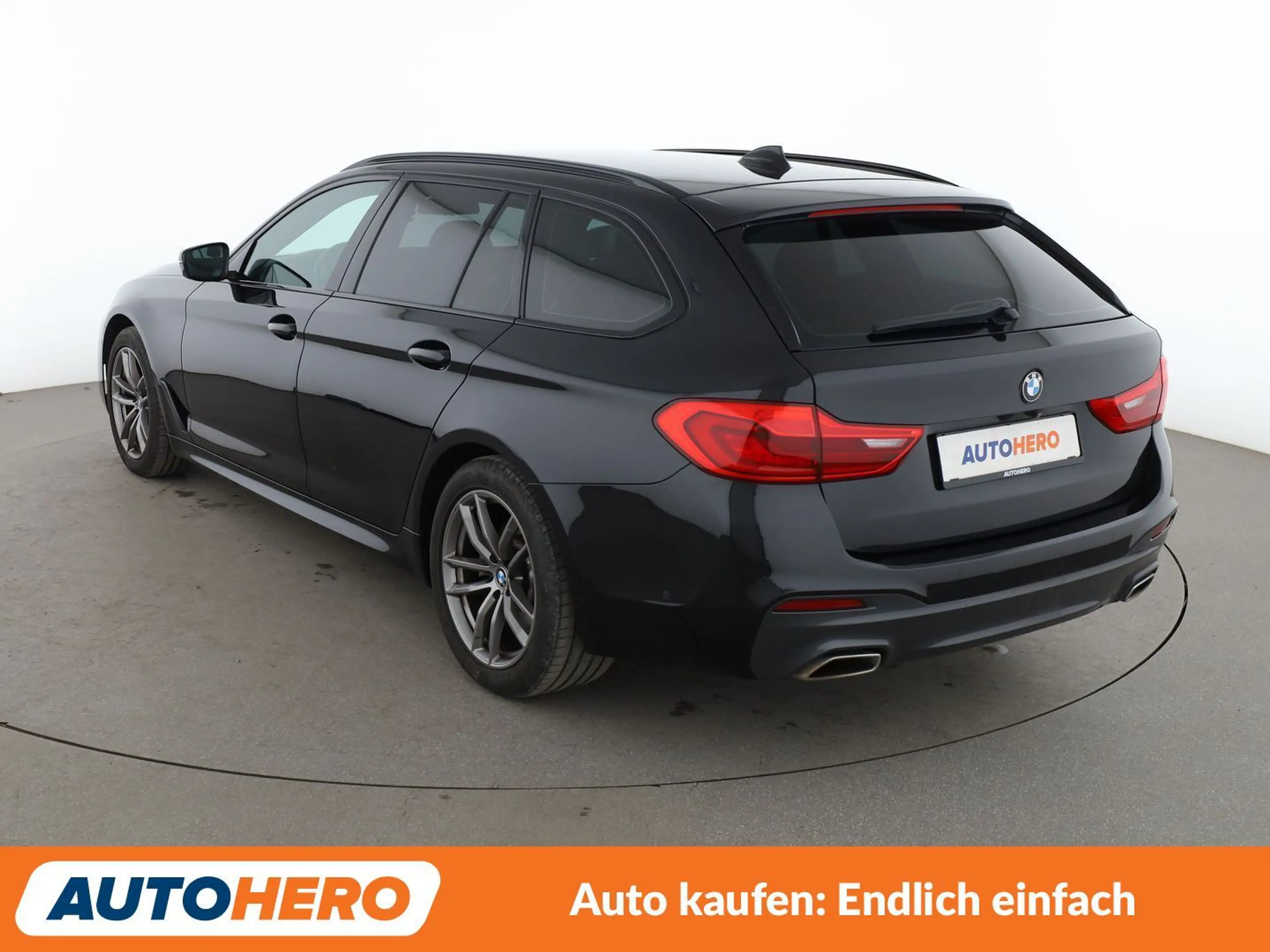 BMW 520 520d M Sport Aut. *NAVI*HUD*LED*TEMPO*CAM*SHZ* — photo 4