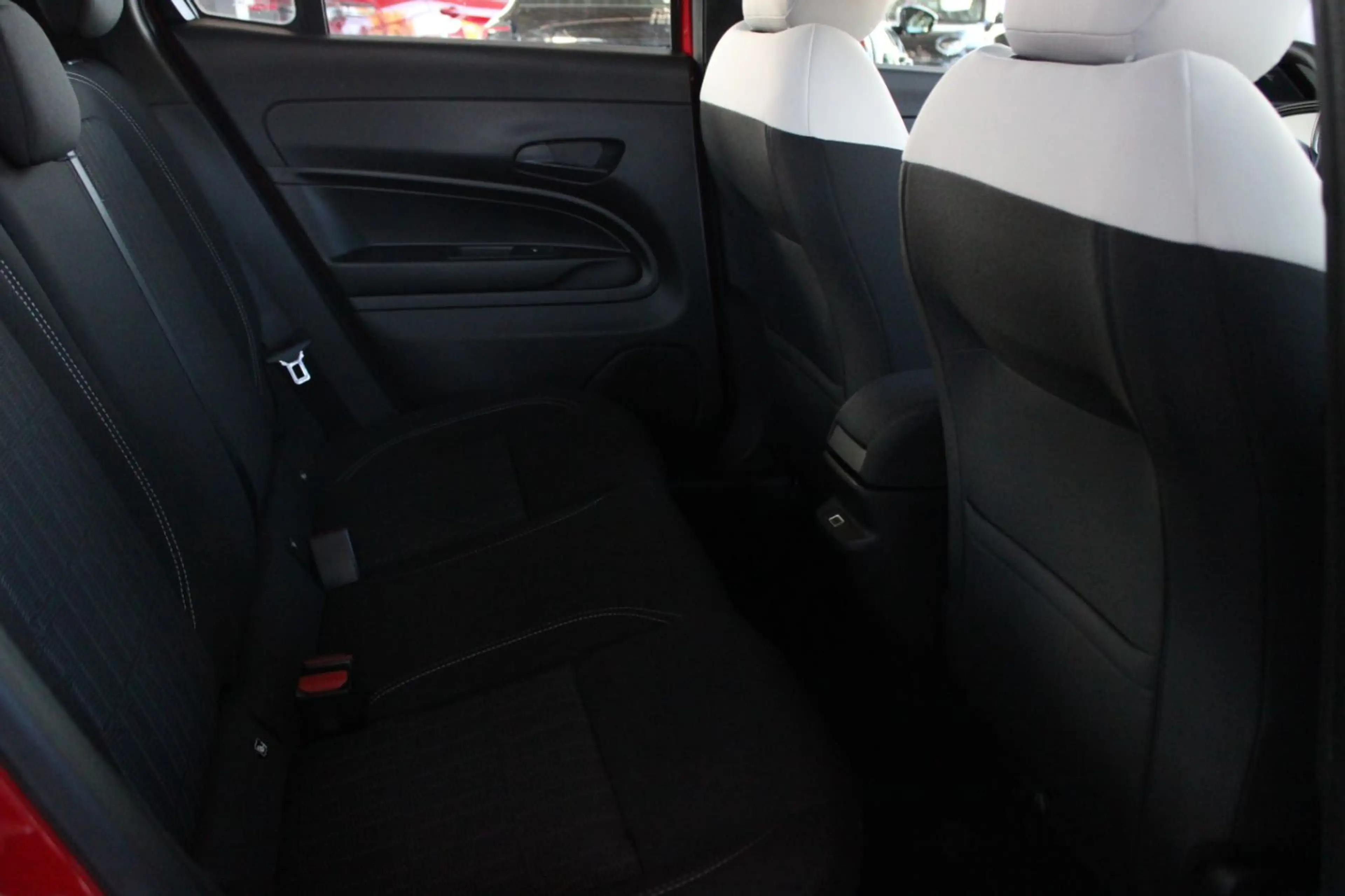 Fiat 600 Business Edition Allwetterreifen, Sitzheizung — photo 8