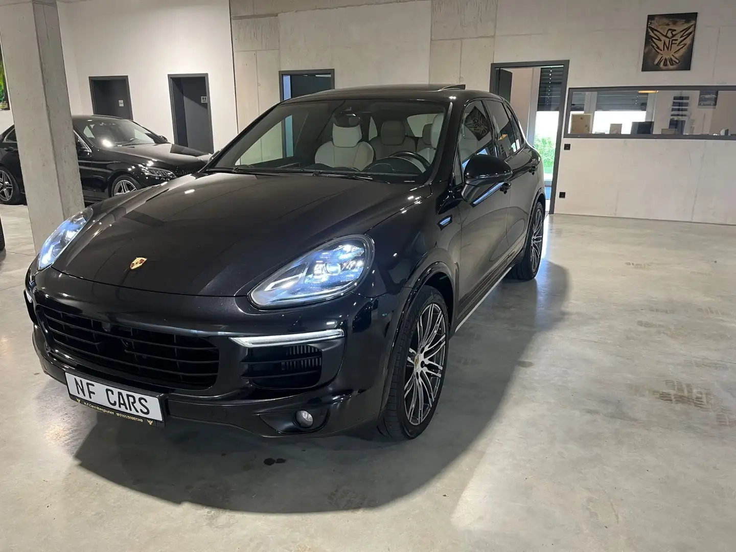 Porsche Cayenne S Diesel Platinum Edition,LED,Exclusive, Schwarz - 1