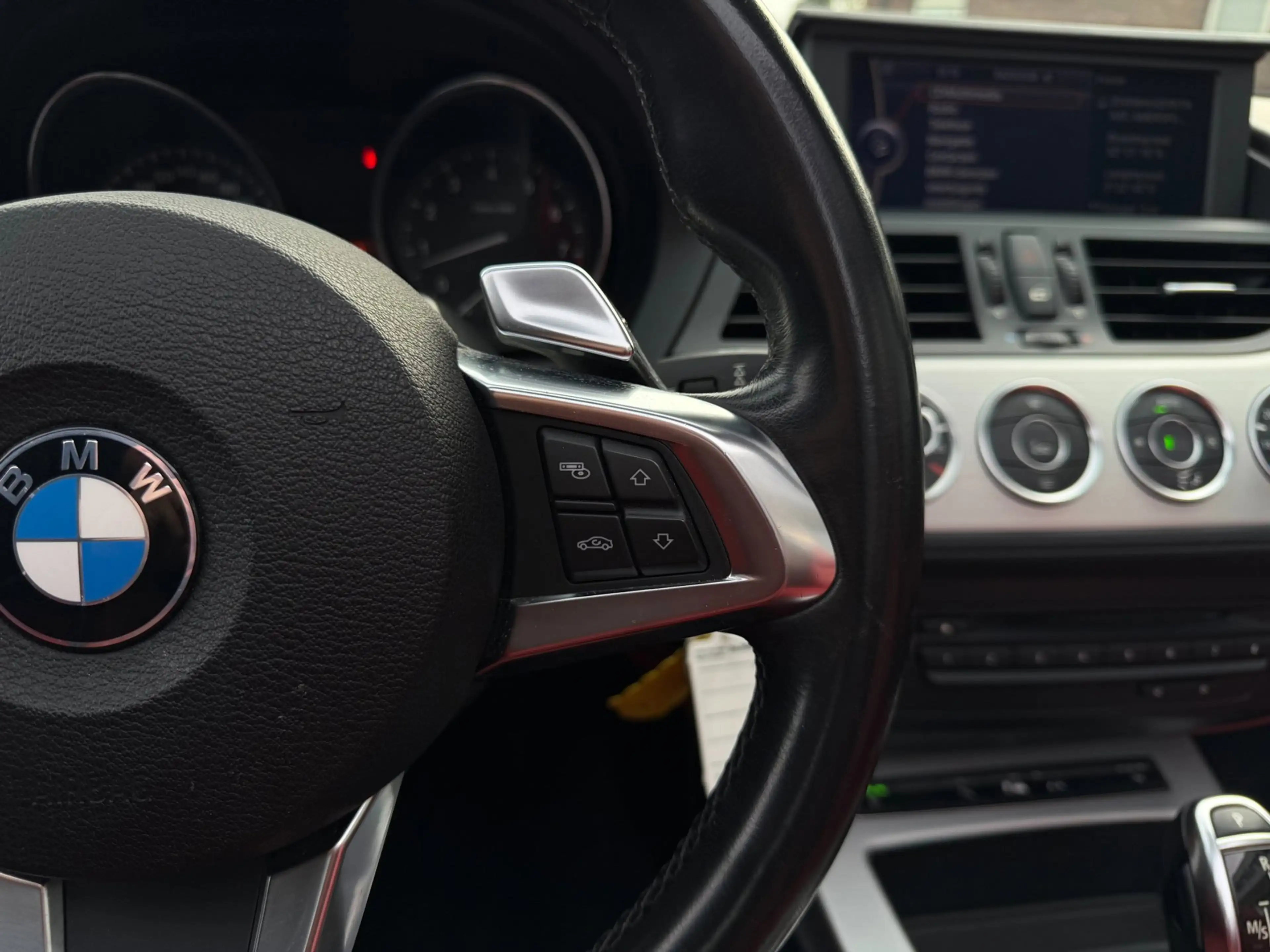 BMW Z4 Roadster SDrive35i — photo 12