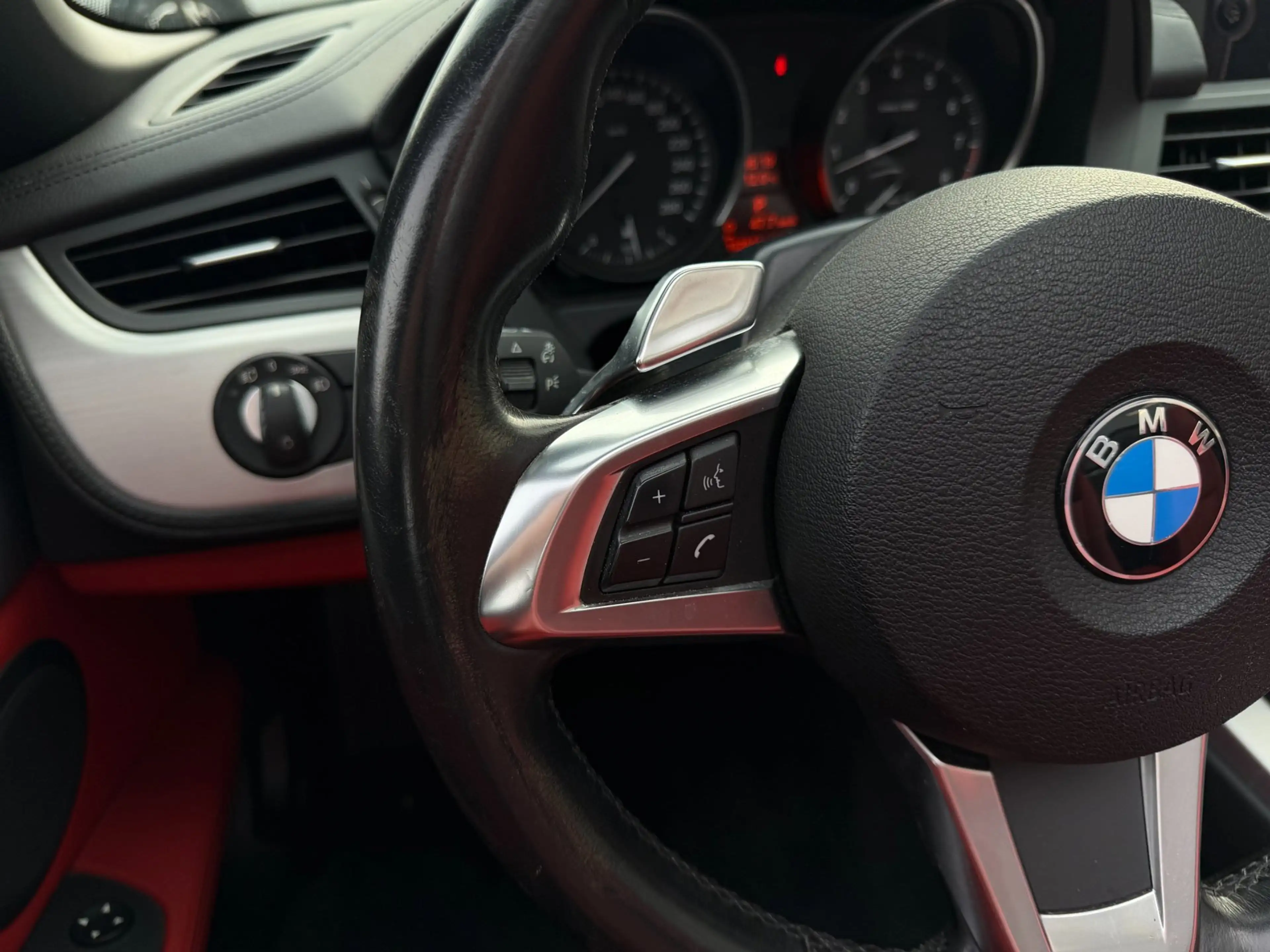 BMW Z4 Roadster SDrive35i — photo 13