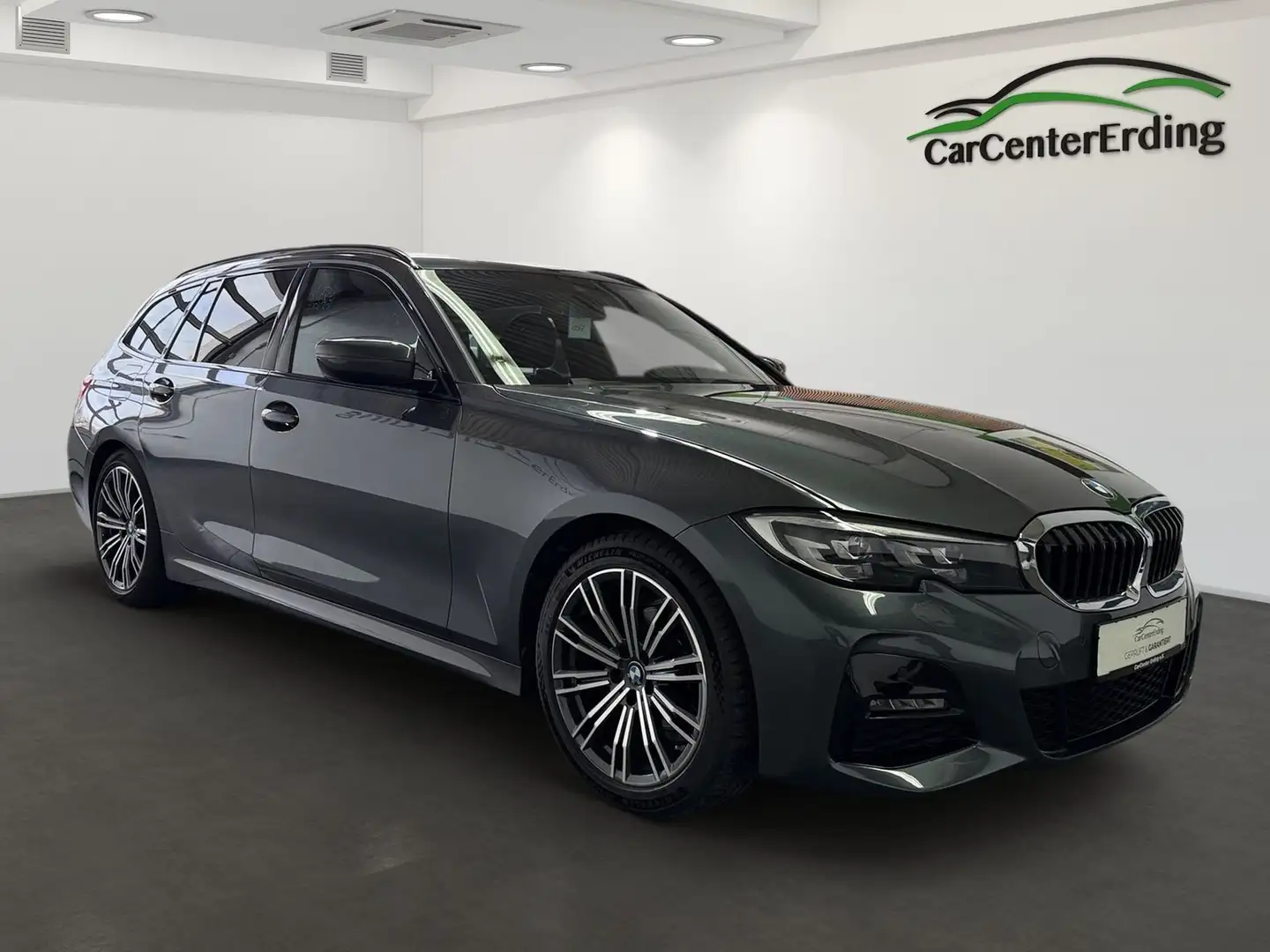 BMW 318 iTouring*M Sport*LED*Navi*AHK*LiveCockpit*DAB Grau - 2