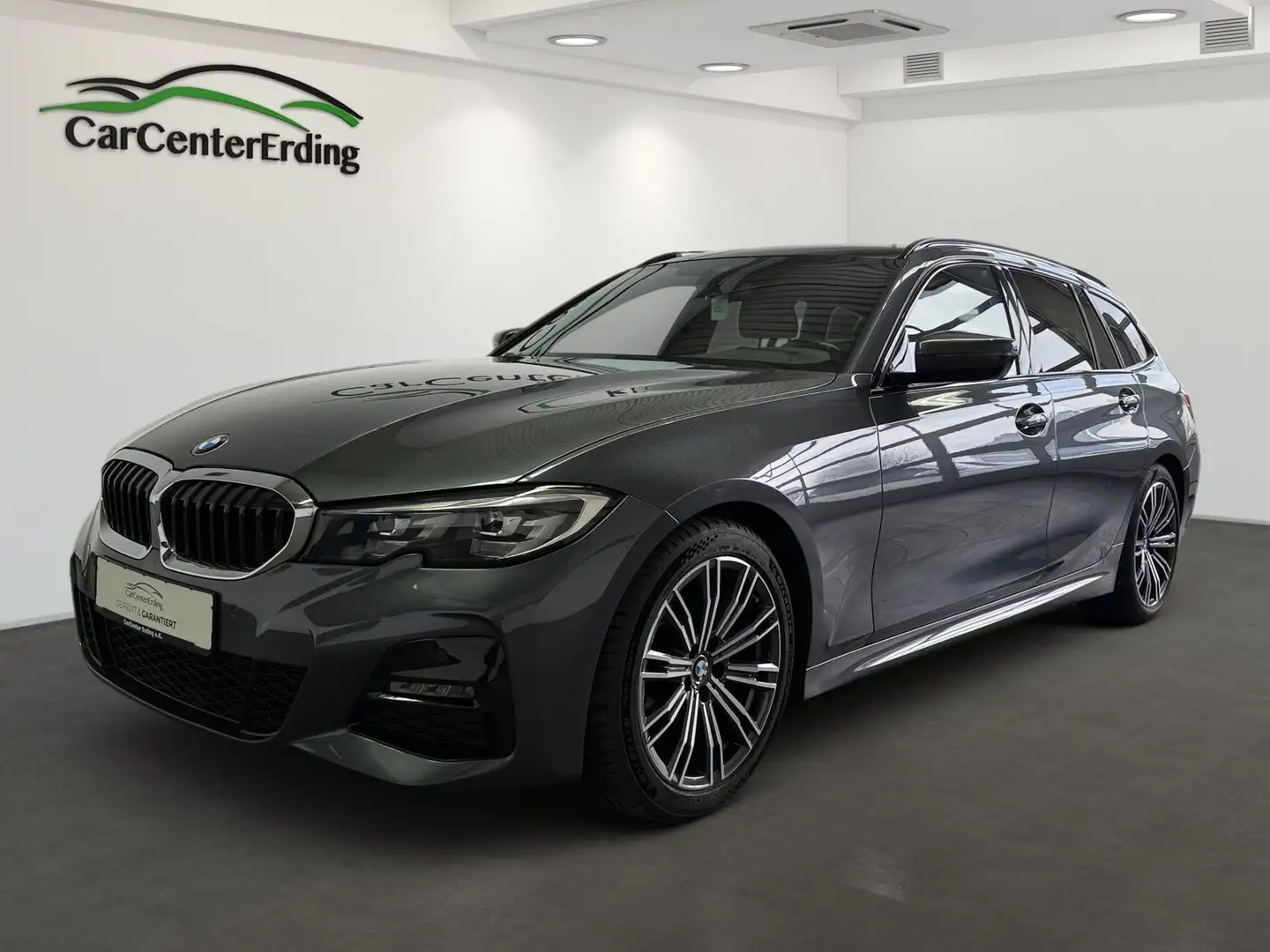 BMW 318 iTouring*M Sport*LED*Navi*AHK*LiveCockpit*DAB Grau - 1