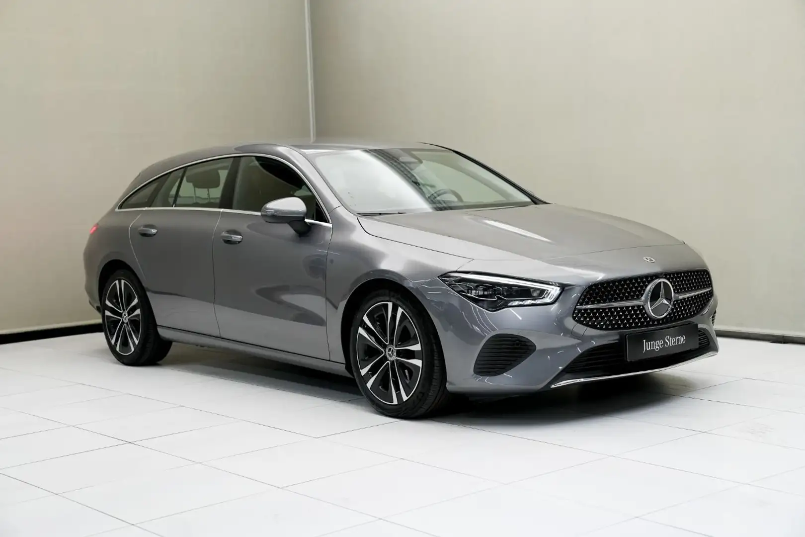 Mercedes-Benz CLA 200 CLA 200 d SB Österreich-Edition KAM SpurH FLA Grau - 2