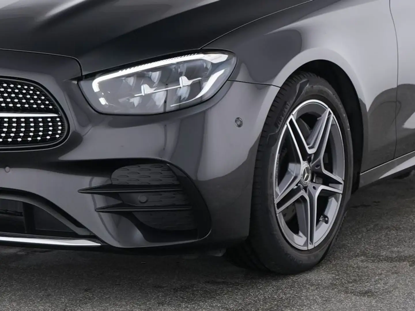 Mercedes-Benz E 200 AMG/Distronic/Standheiz./ Head-Up/AHK/360° Grau - 2