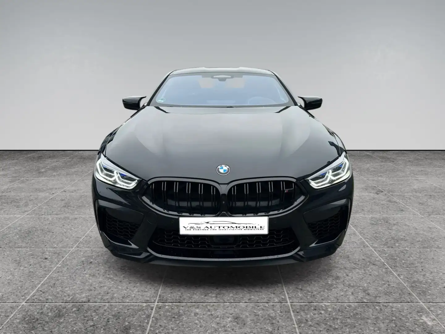 BMW M8 Coupe Competition Schwarz - 2