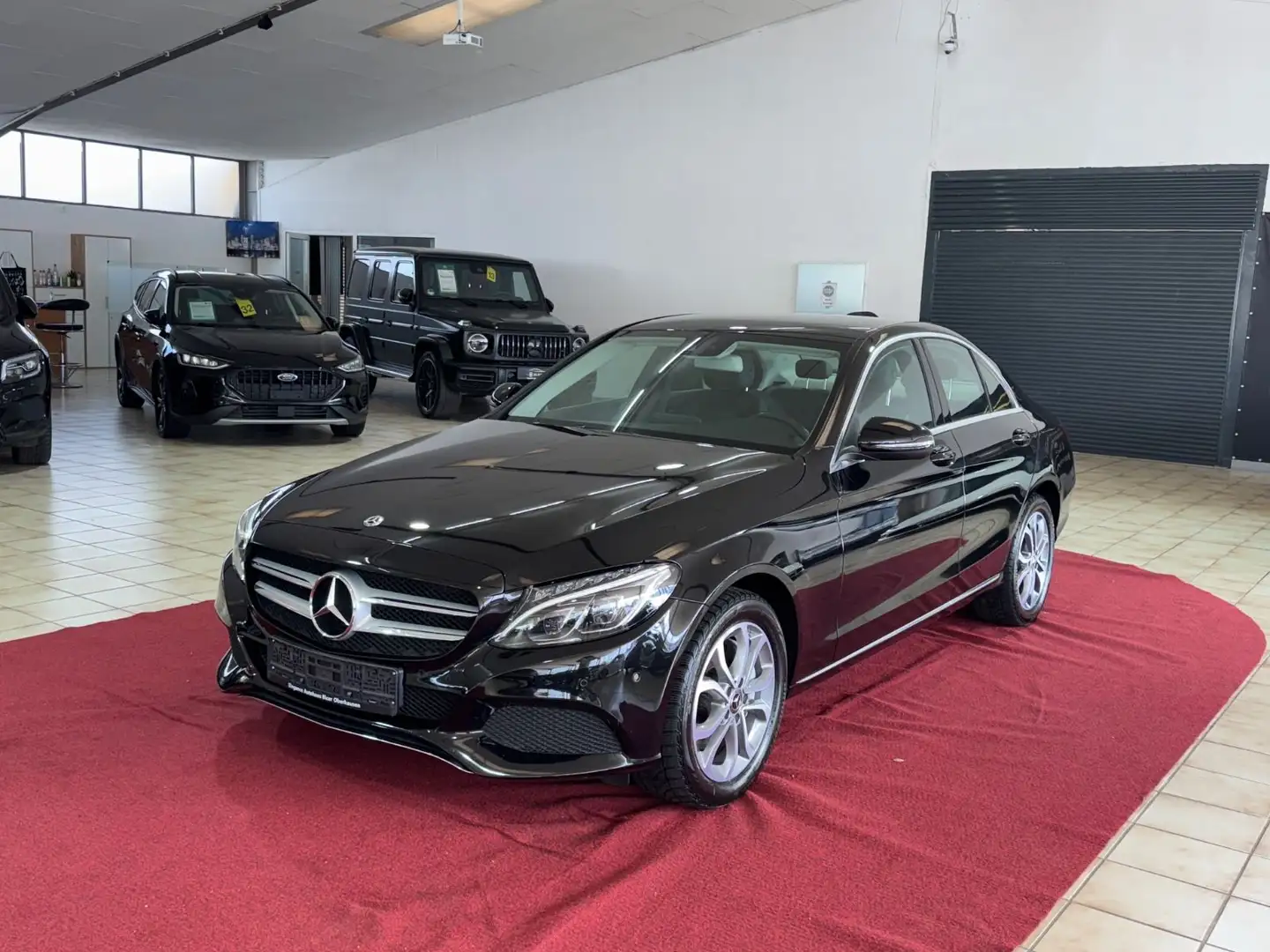 Mercedes-Benz C 250 CGI crna - 1