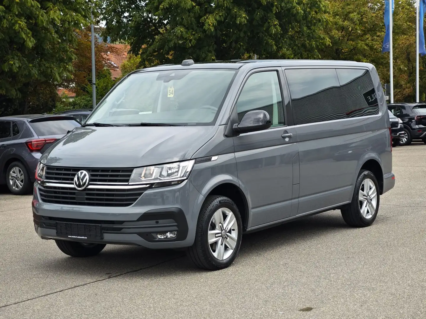 Volkswagen T6 Kombi T6.1Edition 150 PS TDI DSG #NAVI #ALU #APP Grau - 1