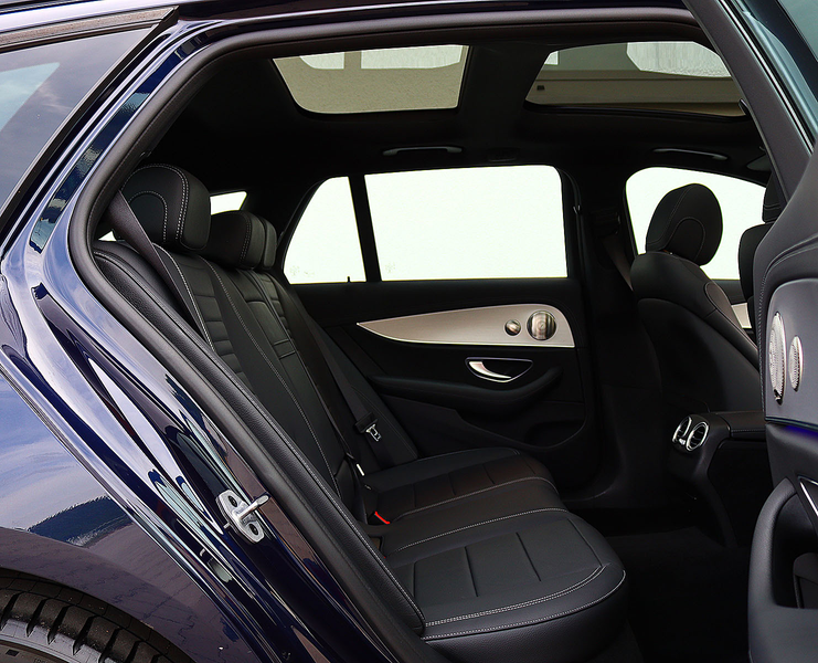 Mercedes-Benz E 300 de T 4M AMG DISTRO+PANO+KAM360+HEADUP+AHK — photo 15