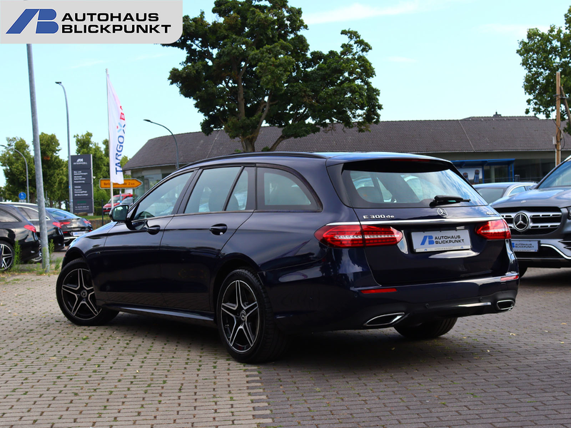 Mercedes-Benz E 300 de T 4M AMG DISTRO+PANO+KAM360+HEADUP+AHK — photo 4