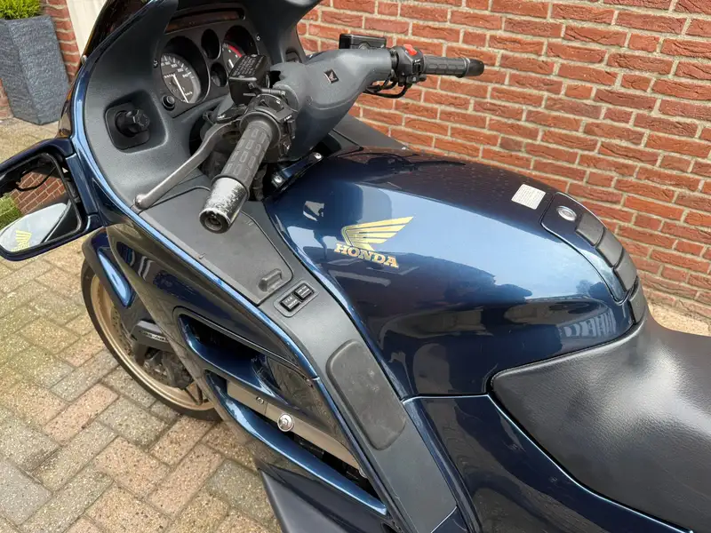 Honda ST 1100 - foto 8