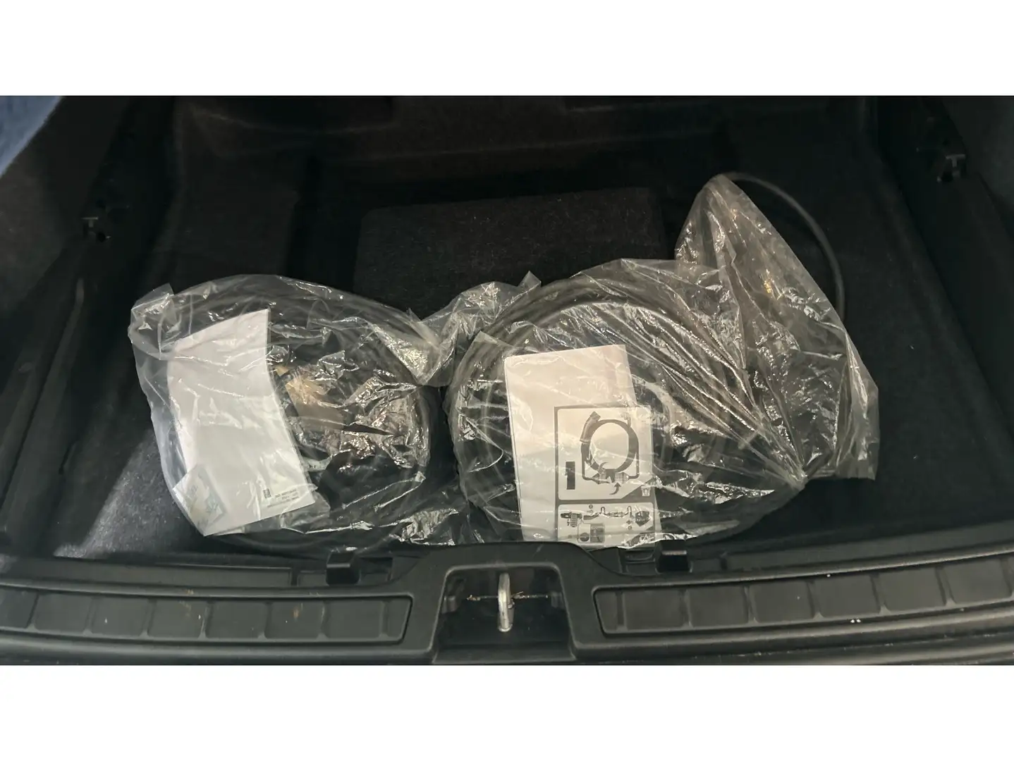 Volvo XC40 T4 Recharge Core Aut. Rojo - 2