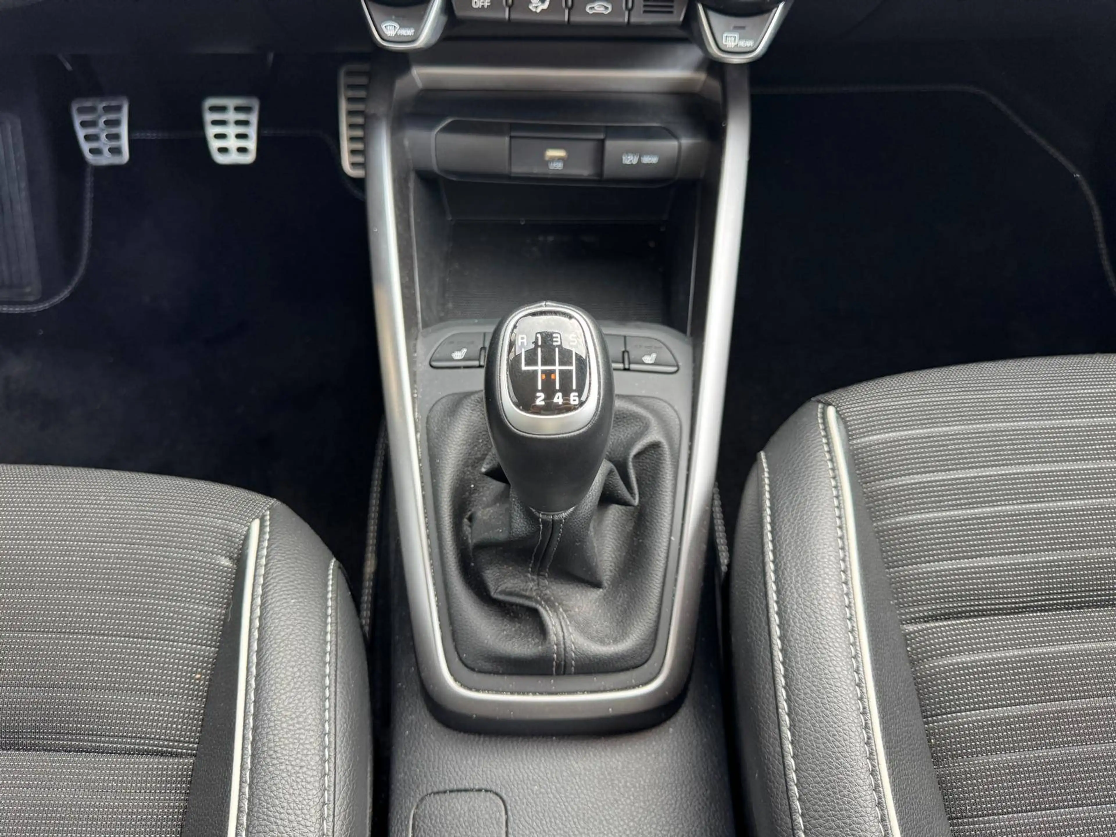 Kia Stonic Stonic 1.0 T GT Line ISG — photo 14