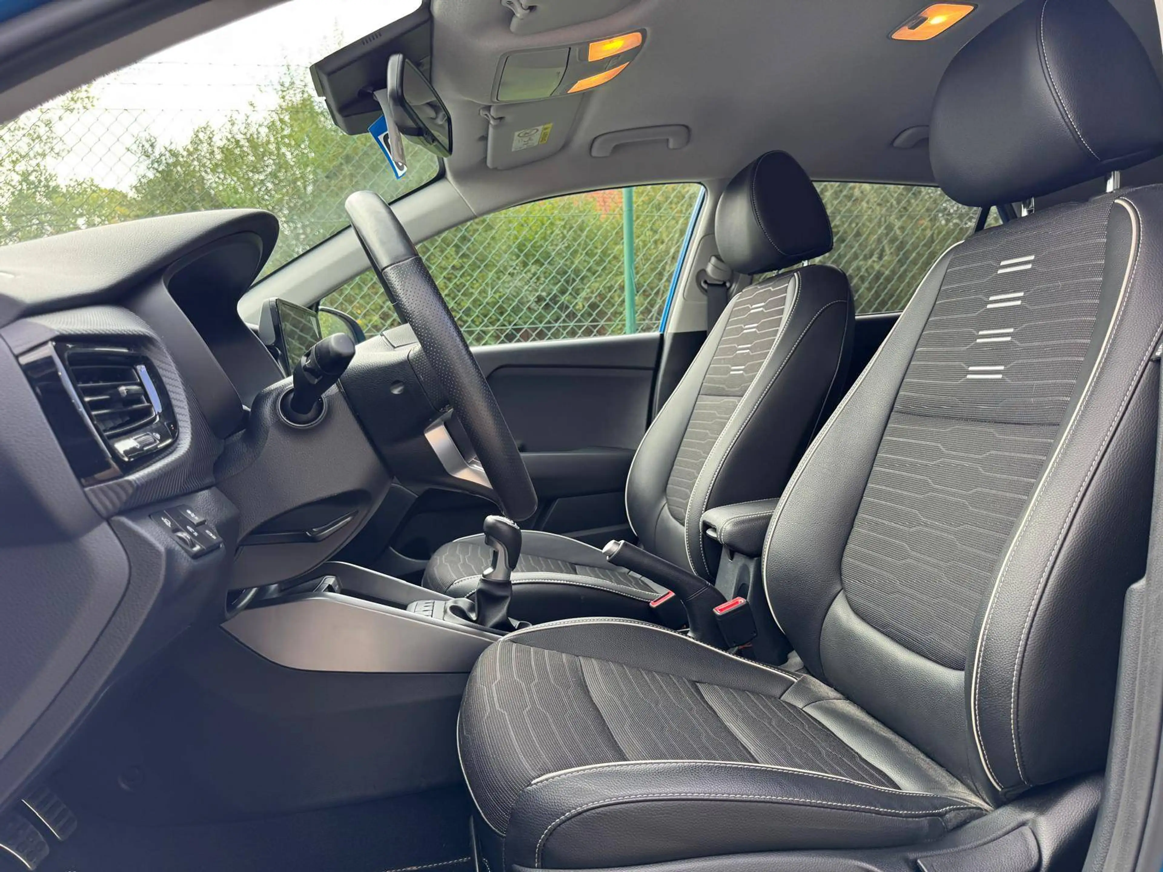 Kia Stonic Stonic 1.0 T GT Line ISG — photo 7