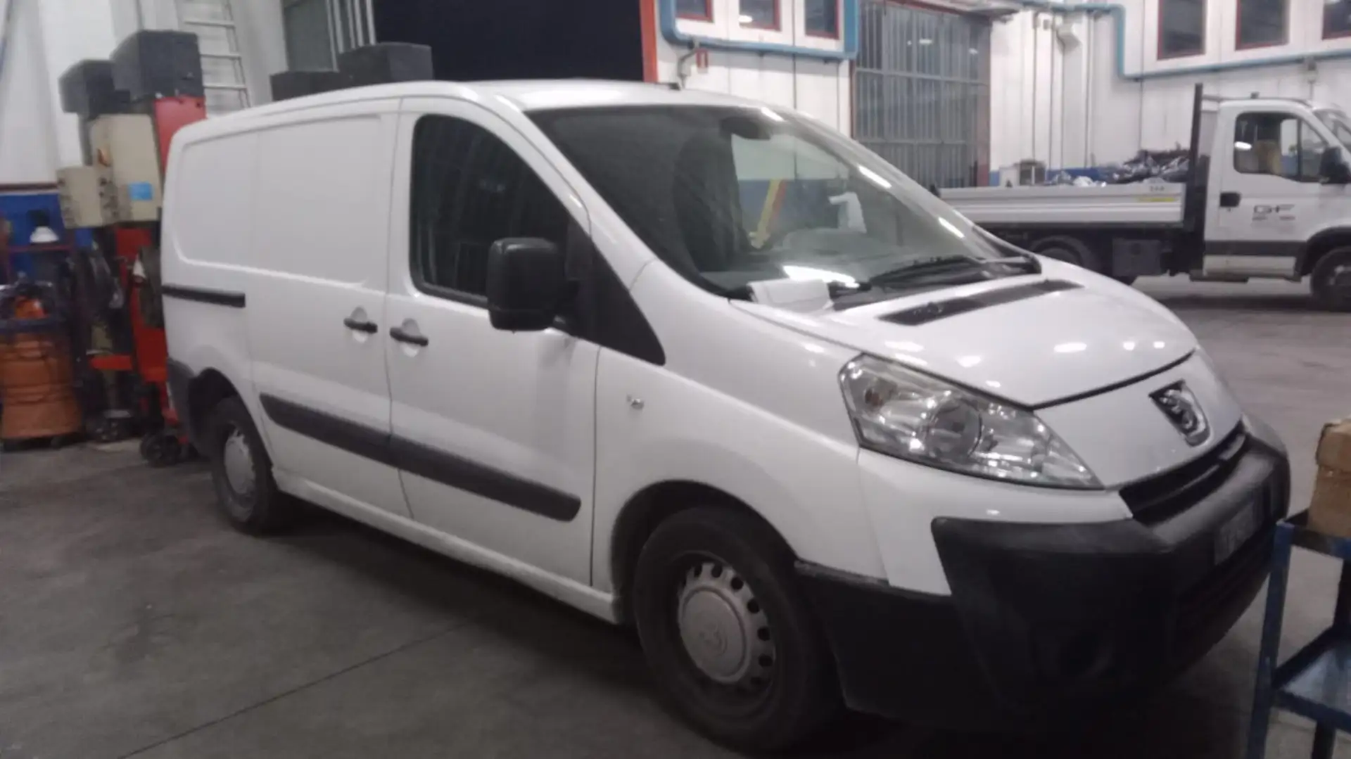 Peugeot Expert 2.0 HDI DIESEL 120CV Blanc - 2