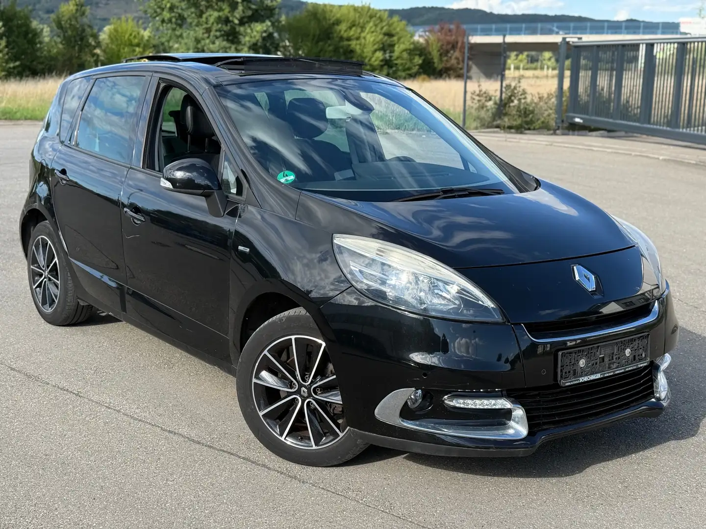 Renault Scenic dCi 110 Aut. Panorama | Navi | EUR5 | TÜV 09/27 Černá - 1