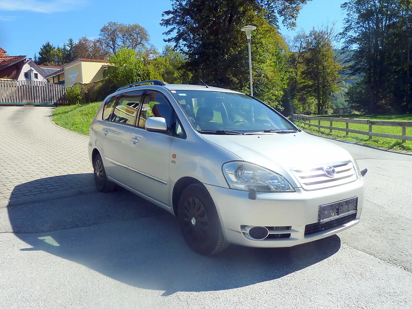 Toyota Verso Silber - 2