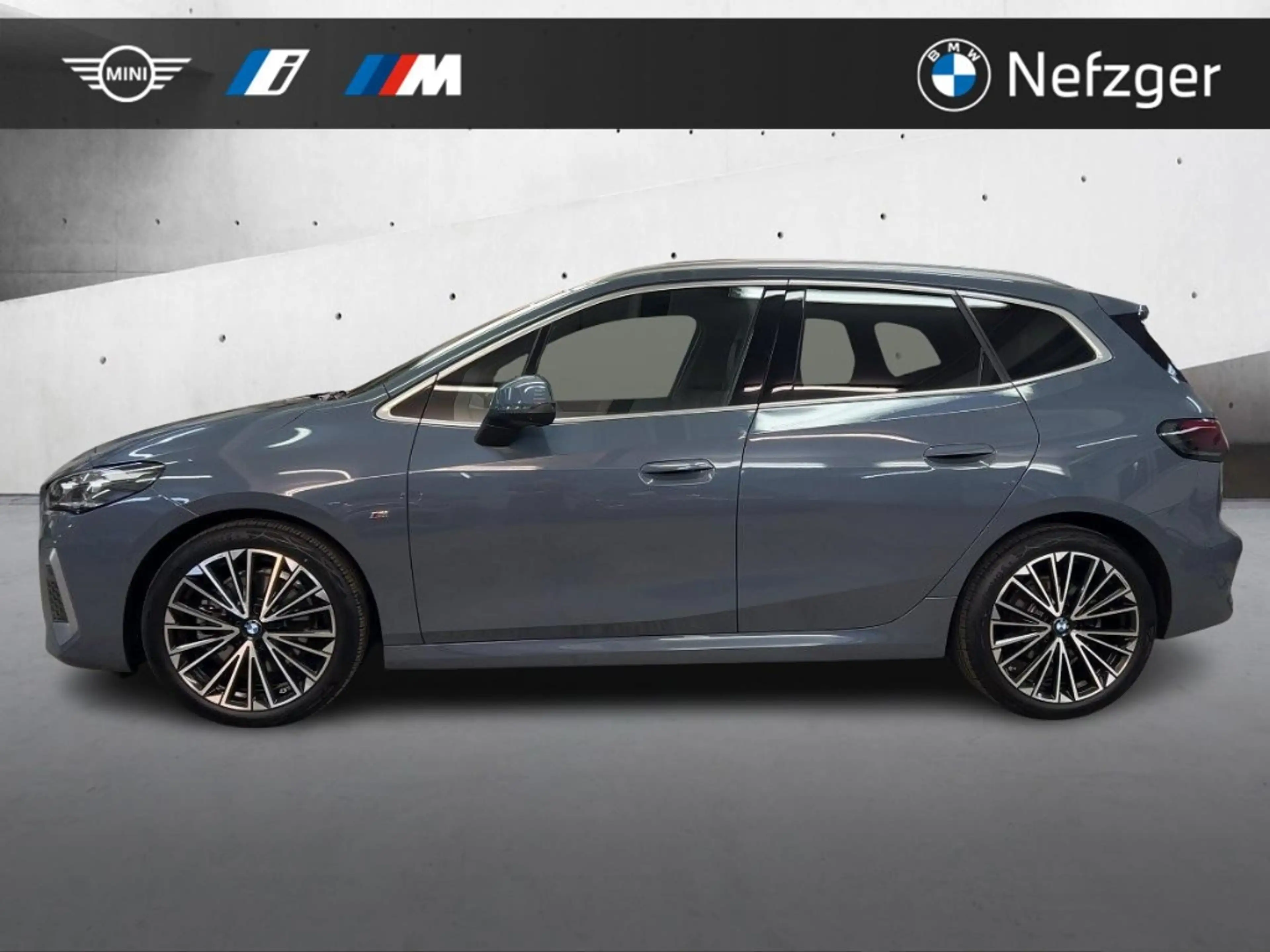 BMW 223 Active Tourer i M Sport Harm & Kar HUD PANO — photo 2