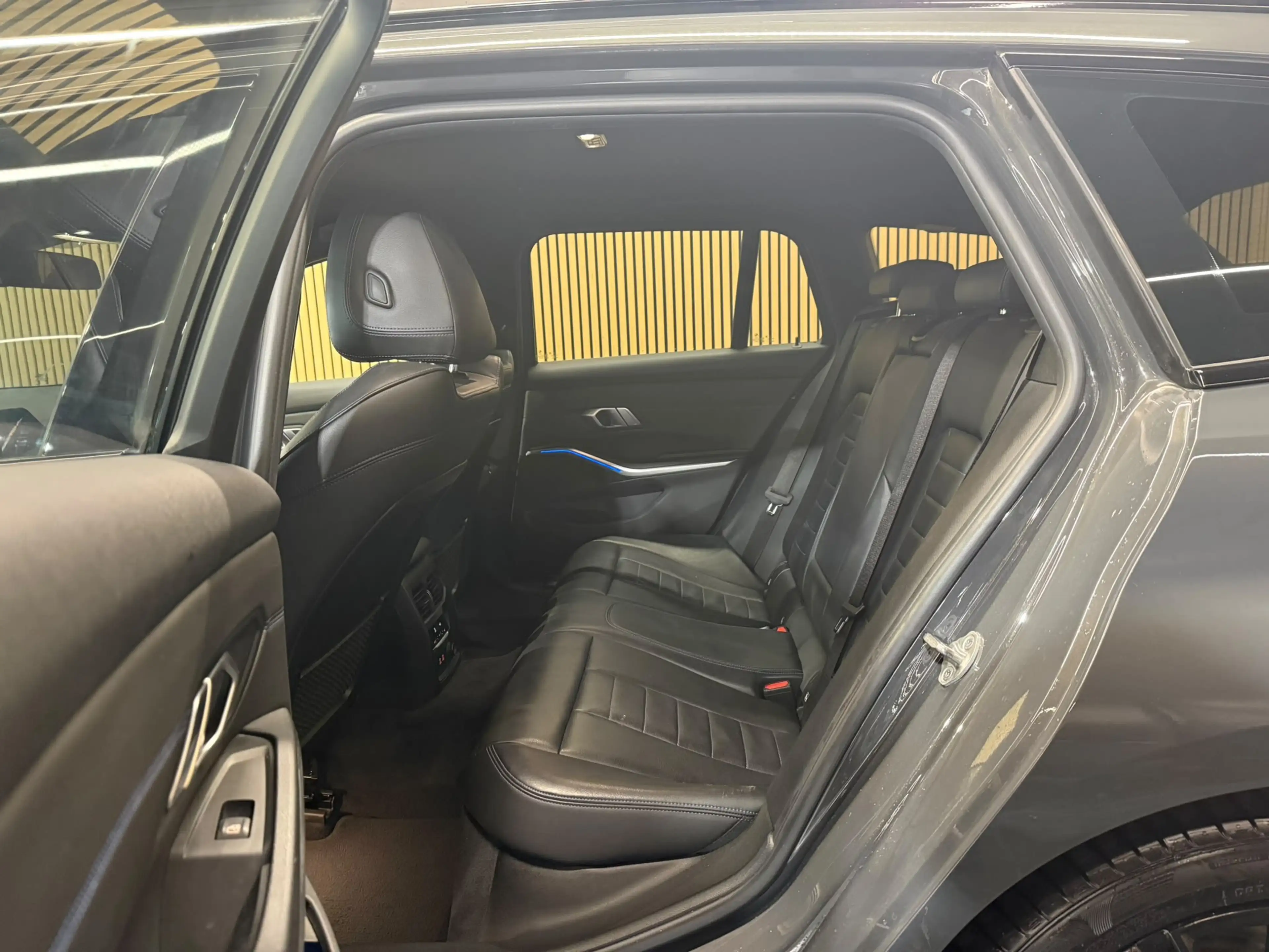 BMW 318 DA PACK M PERFORMANCE ** GARANTIE 12 MOIS ** — photo 11