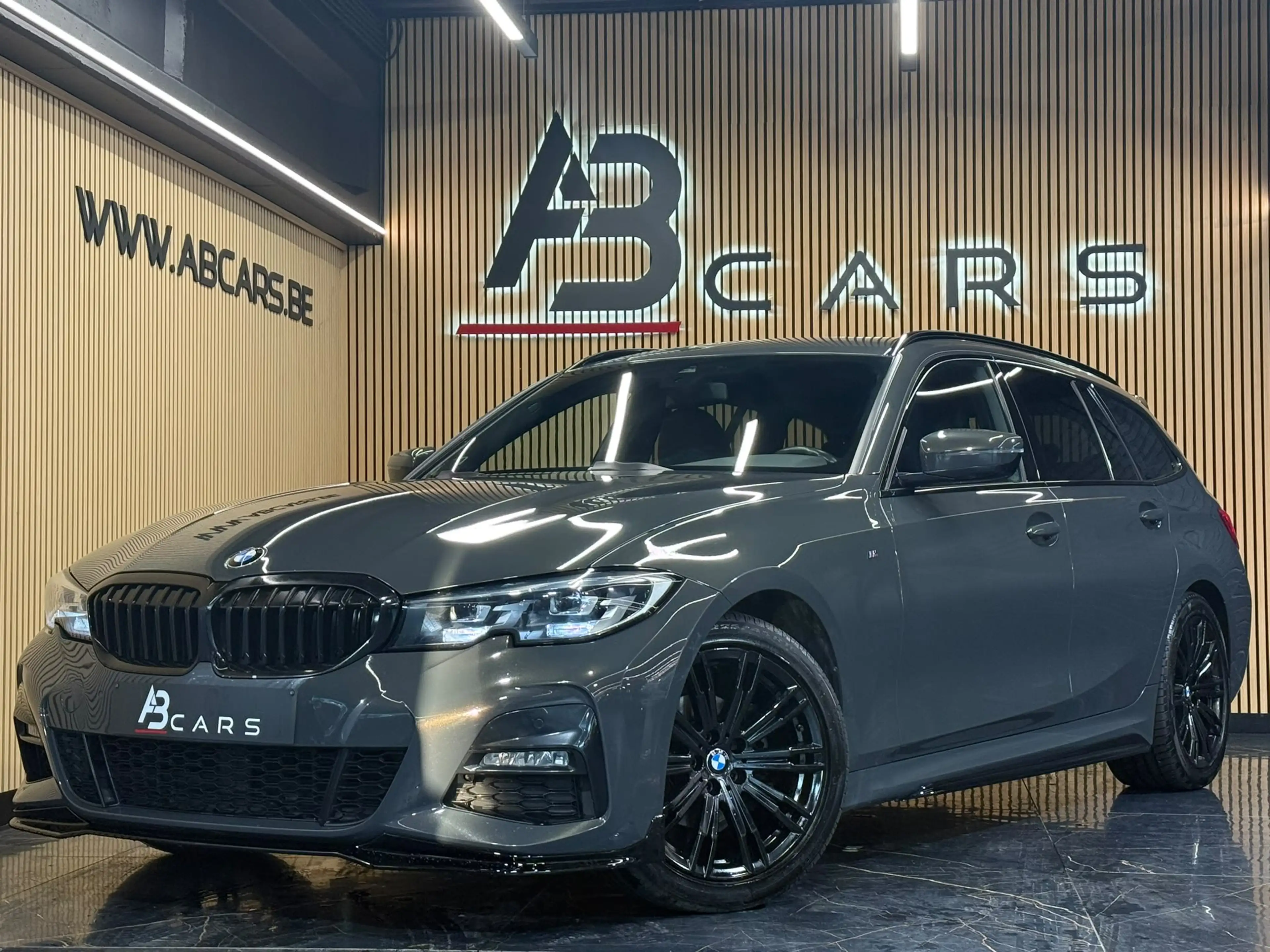 BMW 318 DA PACK M PERFORMANCE ** GARANTIE 12 MOIS **