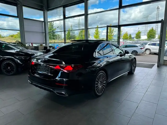 Mercedes-Benz E-Class view 6