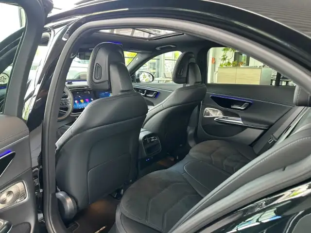 Mercedes-Benz E-Class view 25