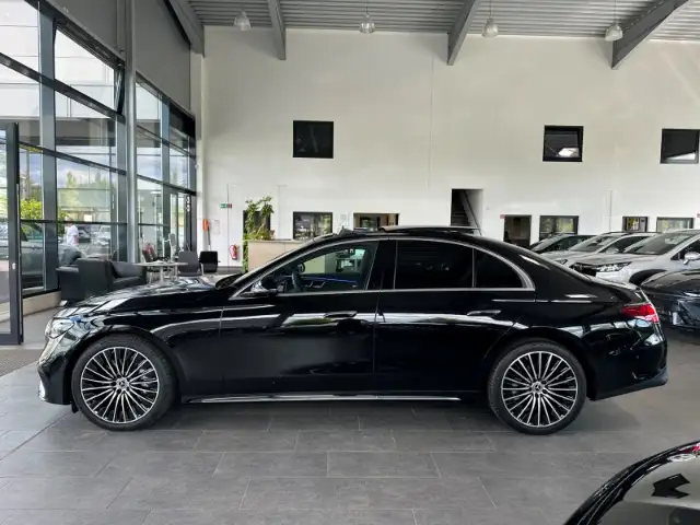 Mercedes-Benz E-Class view 12
