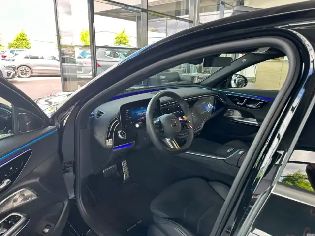 Mercedes-Benz E-Class view 17