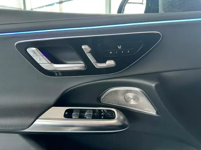 Mercedes-Benz E-Class view 18