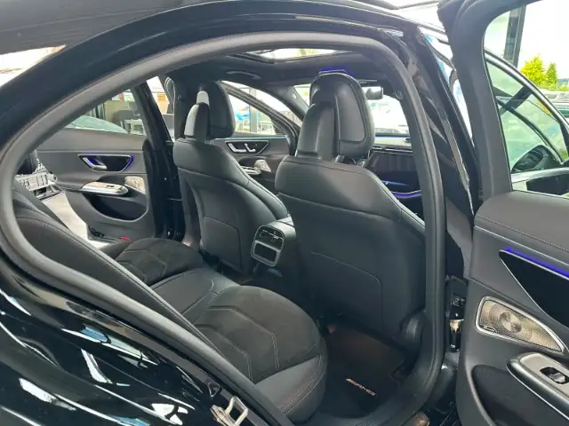 Mercedes-Benz E-Class view 23