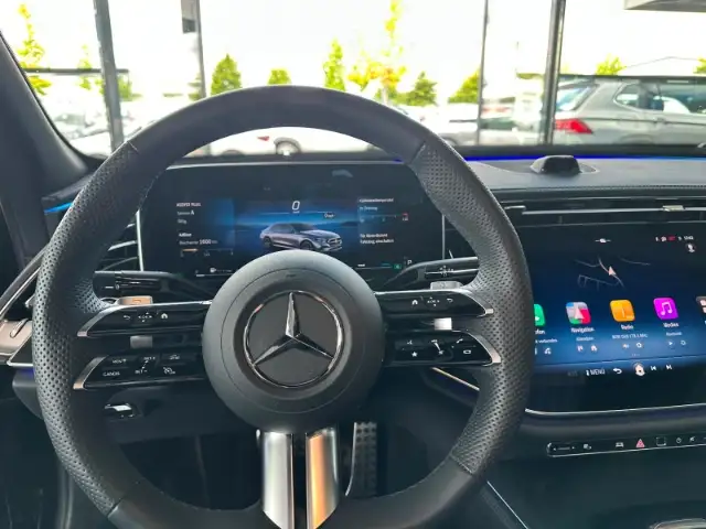 Mercedes-Benz E-Class view 21