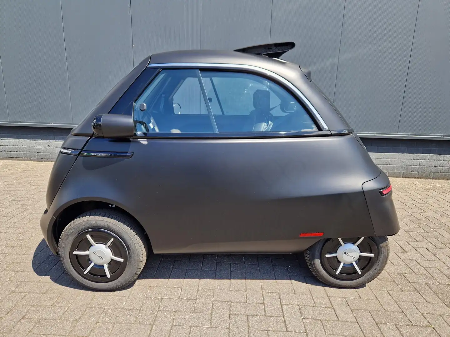 Micro Microlino Competizione 177km Range /Incl BTW Noir - 2