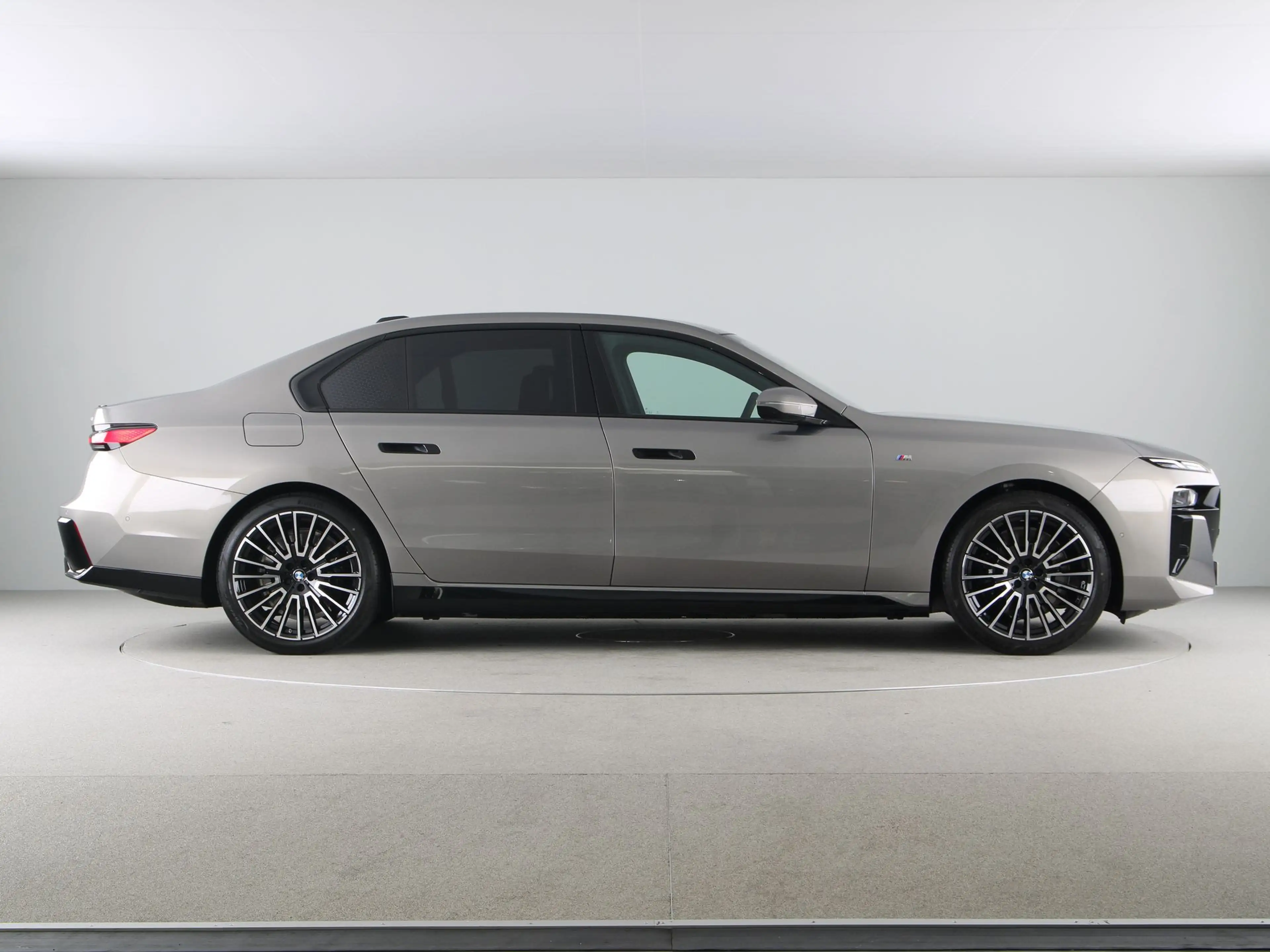 BMW i7 eDrive50 106 kWh - M Sportpakket Pro — photo 4
