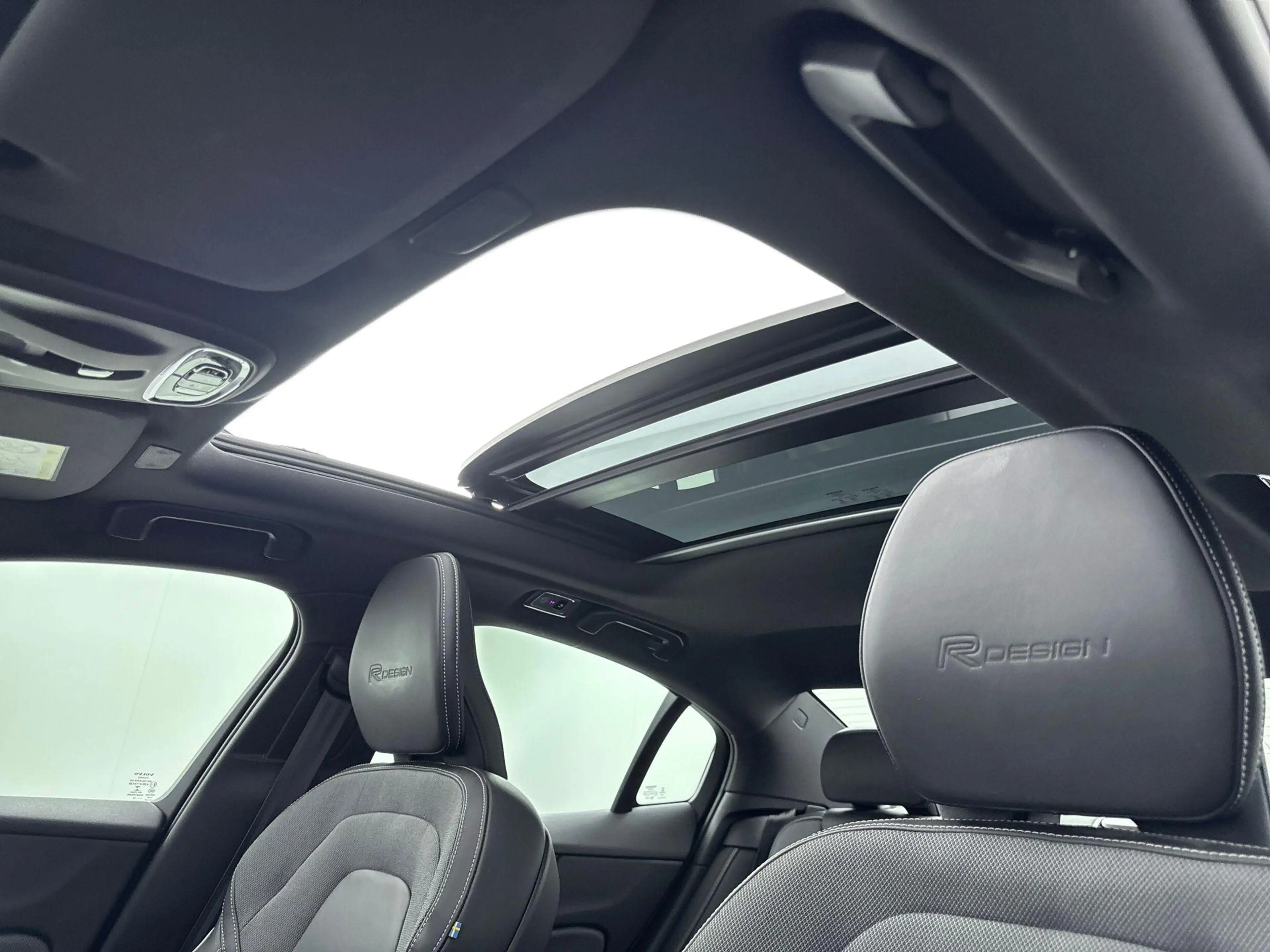 Volvo S60 2.0 T5 Intro Edition | Elektrisceh trekhaak 1800kg — photo 11