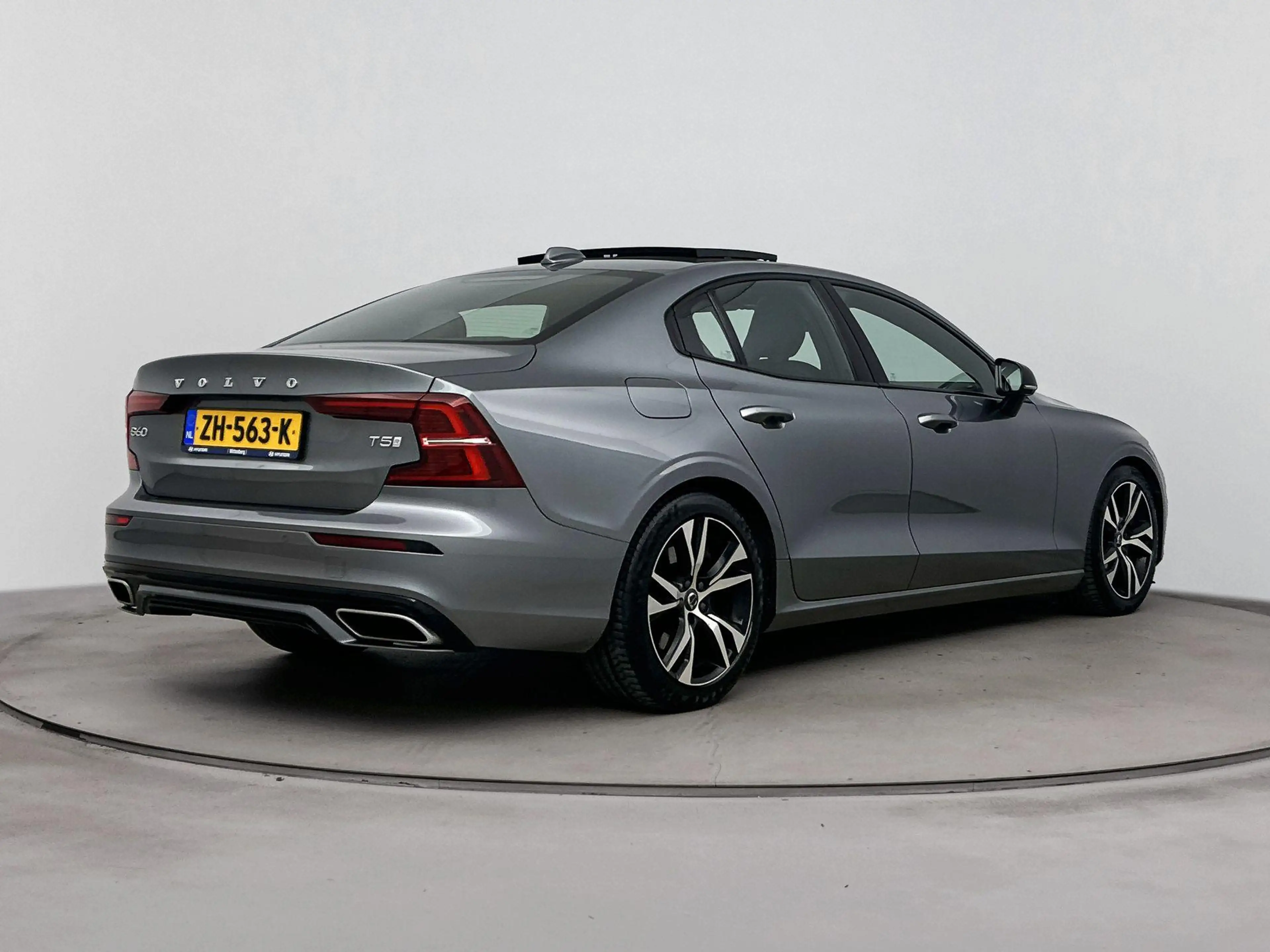 Volvo S60 2.0 T5 Intro Edition | Elektrisceh trekhaak 1800kg — photo 2