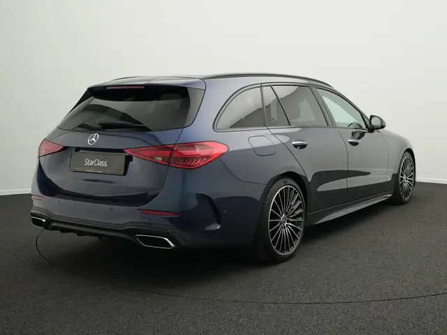 Mercedes-Benz C-Class view 3