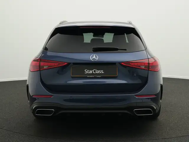 Mercedes-Benz C-Class view 4