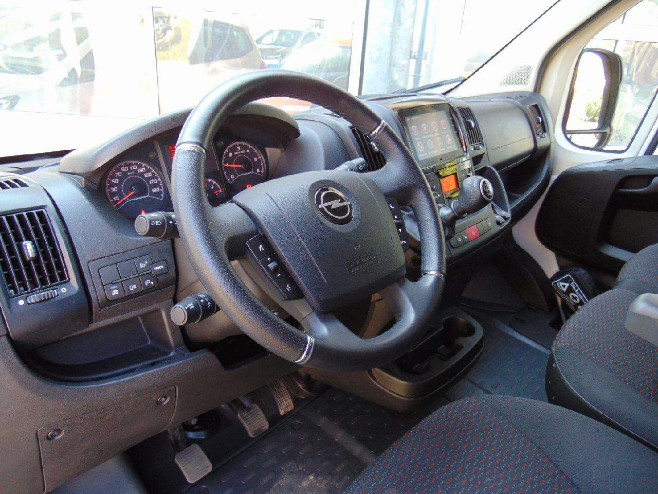 Opel Movano
