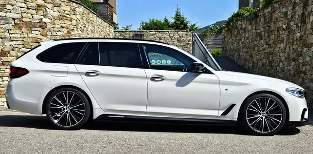 BMW 550 d xDrive*PANO*B&W*Massage*TV*NP: 138.000**