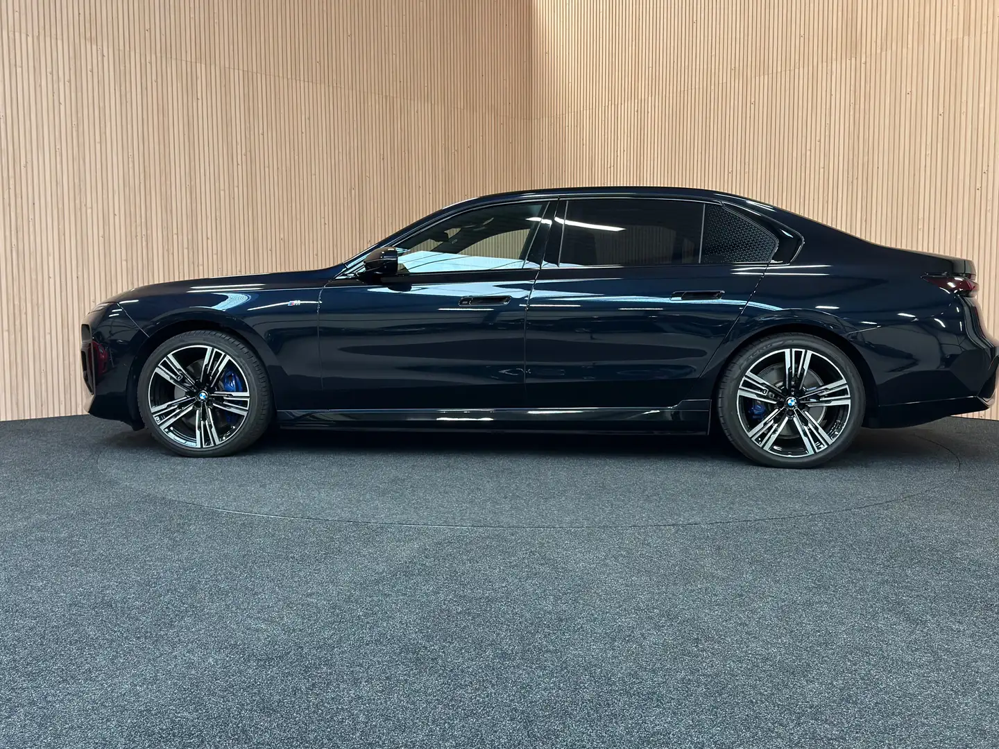 BMW i7 i7 xDrive60| FULL ELECTRIC | M-pakket|AHK|HUD|DAB Noir - 2