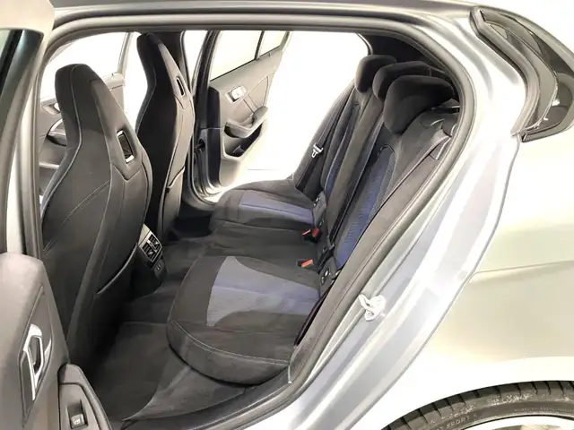 BMW 1 Series view 8