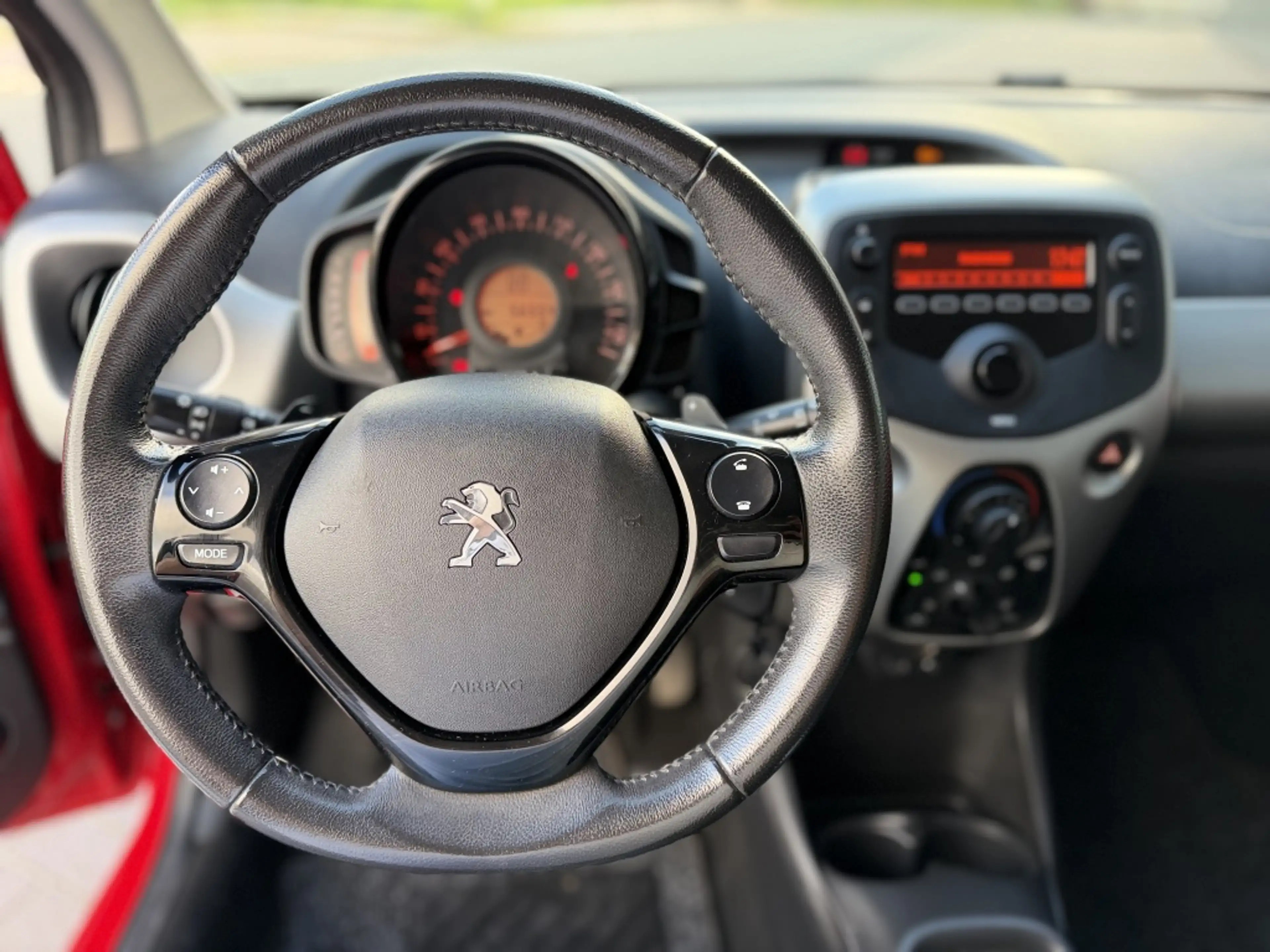 Peugeot 108 1.0 VTi AUTOMAAT! Airco*Bleutooth 56.000 Km! — photo 8