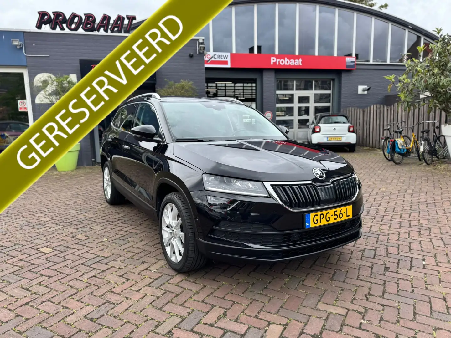 Skoda Karoq 1.5 TSI ACT Business Edition Plus Zwart - 1