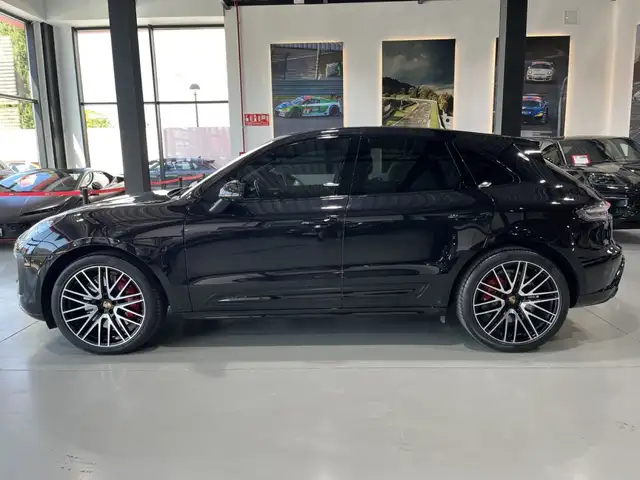 Porsche Macan view 11