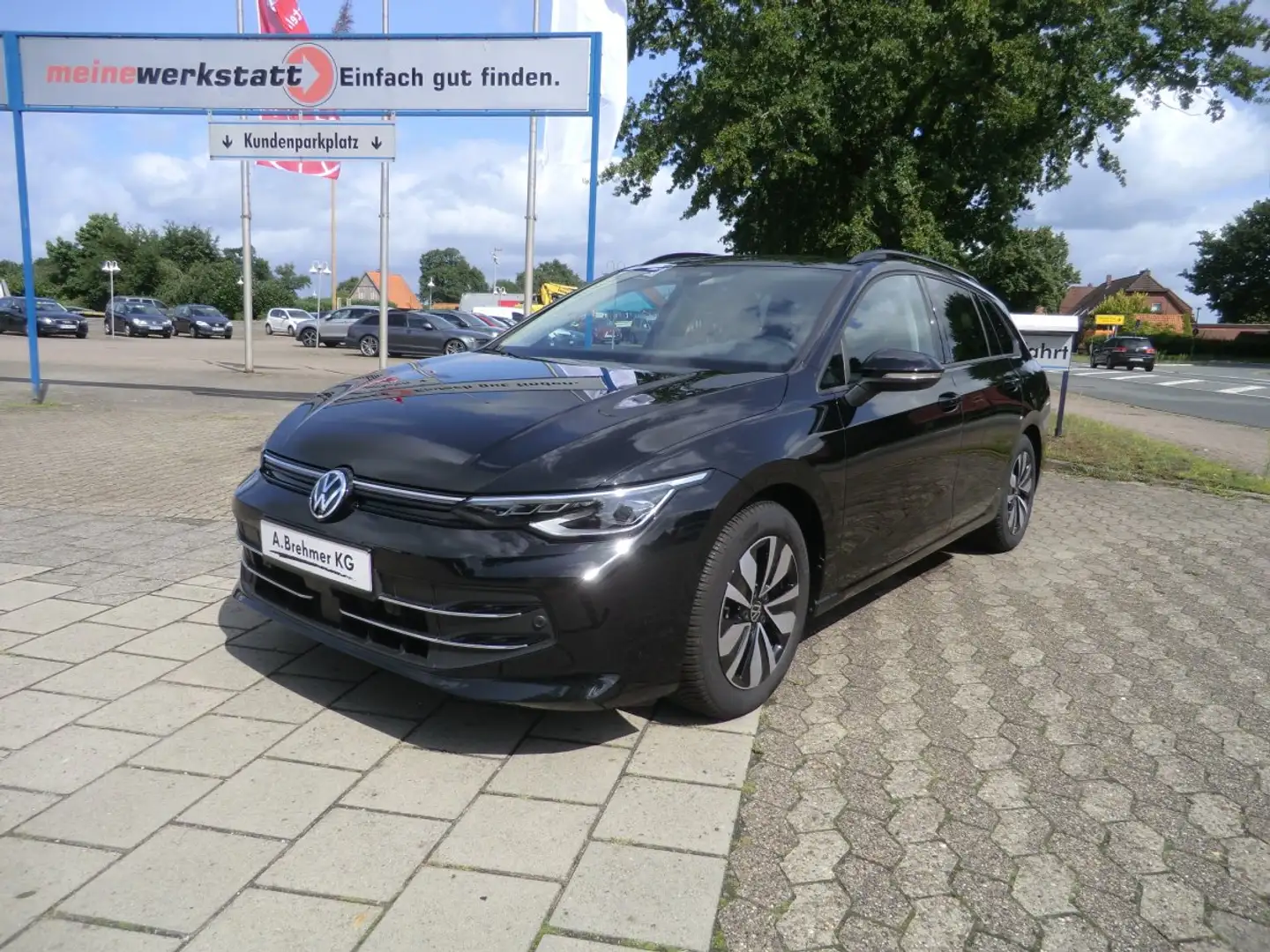 Volkswagen Golf VIII Variant 2.0 TDI  Goal IQ-LIGHT AHK NAVI SHZ T Schwarz - 2