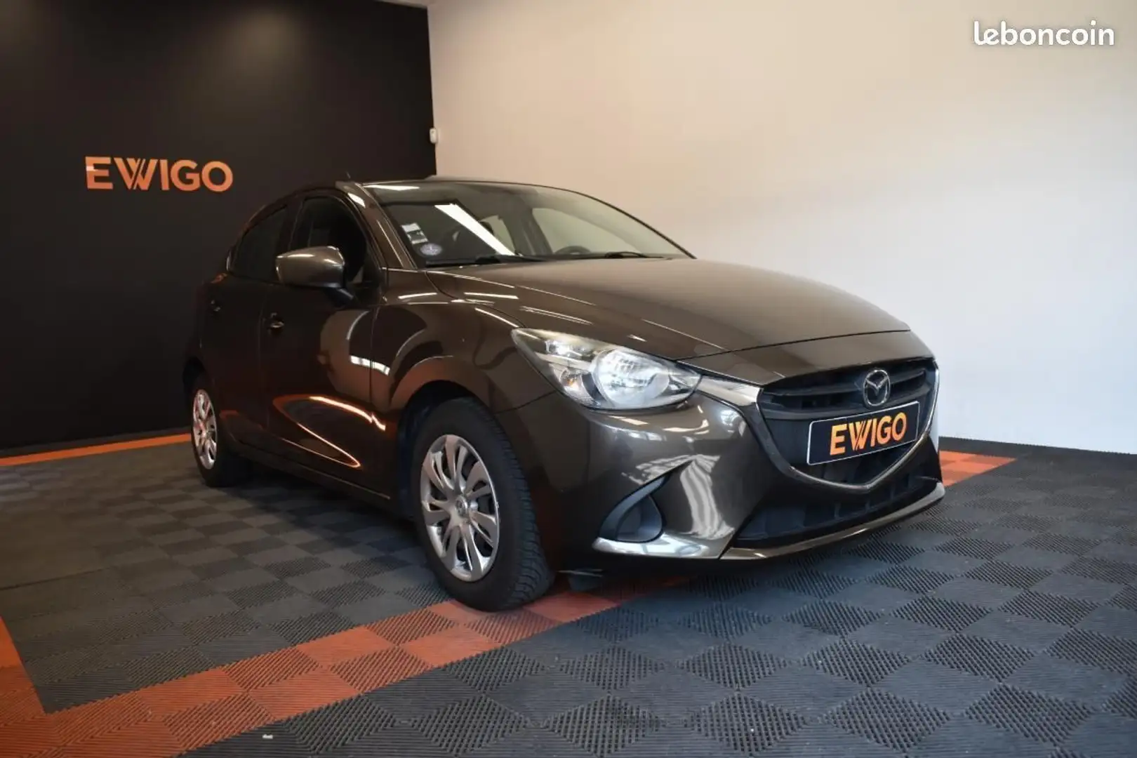 Mazda 2 1.5 SKYACTIV-G 90ch ELEGANCE 1ERE MAIN FR SIEGES C - 1