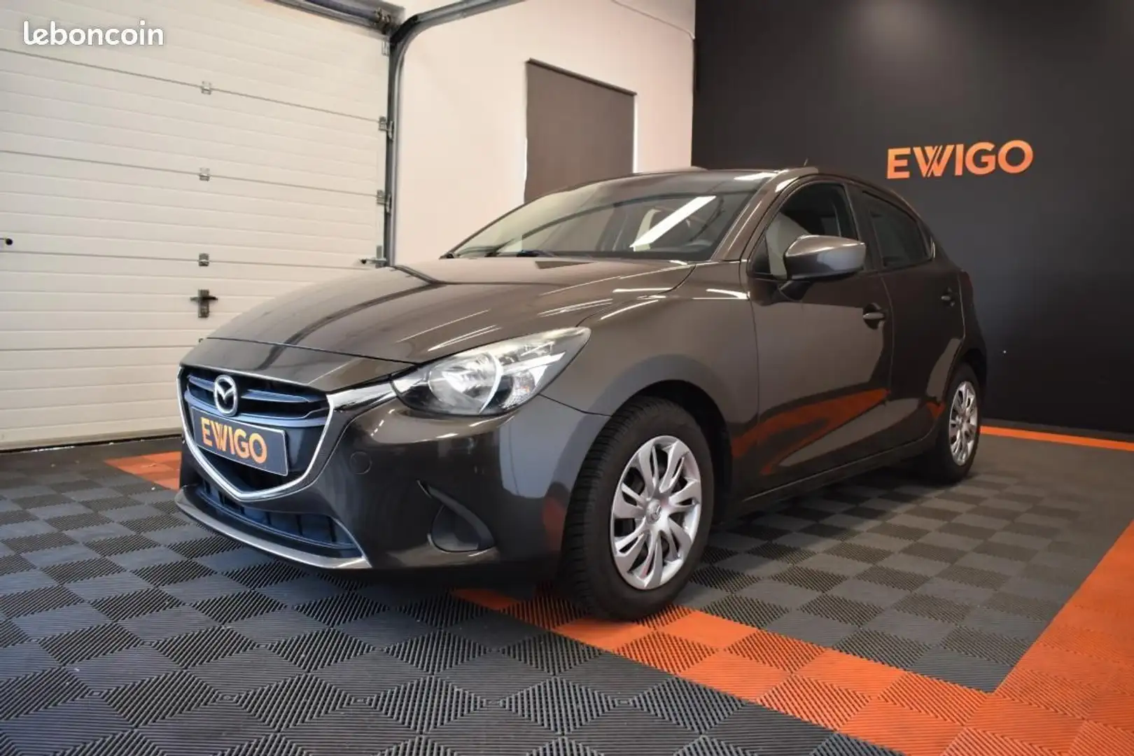 Mazda 2 1.5 SKYACTIV-G 90ch ELEGANCE 1ERE MAIN FR SIEGES C - 2