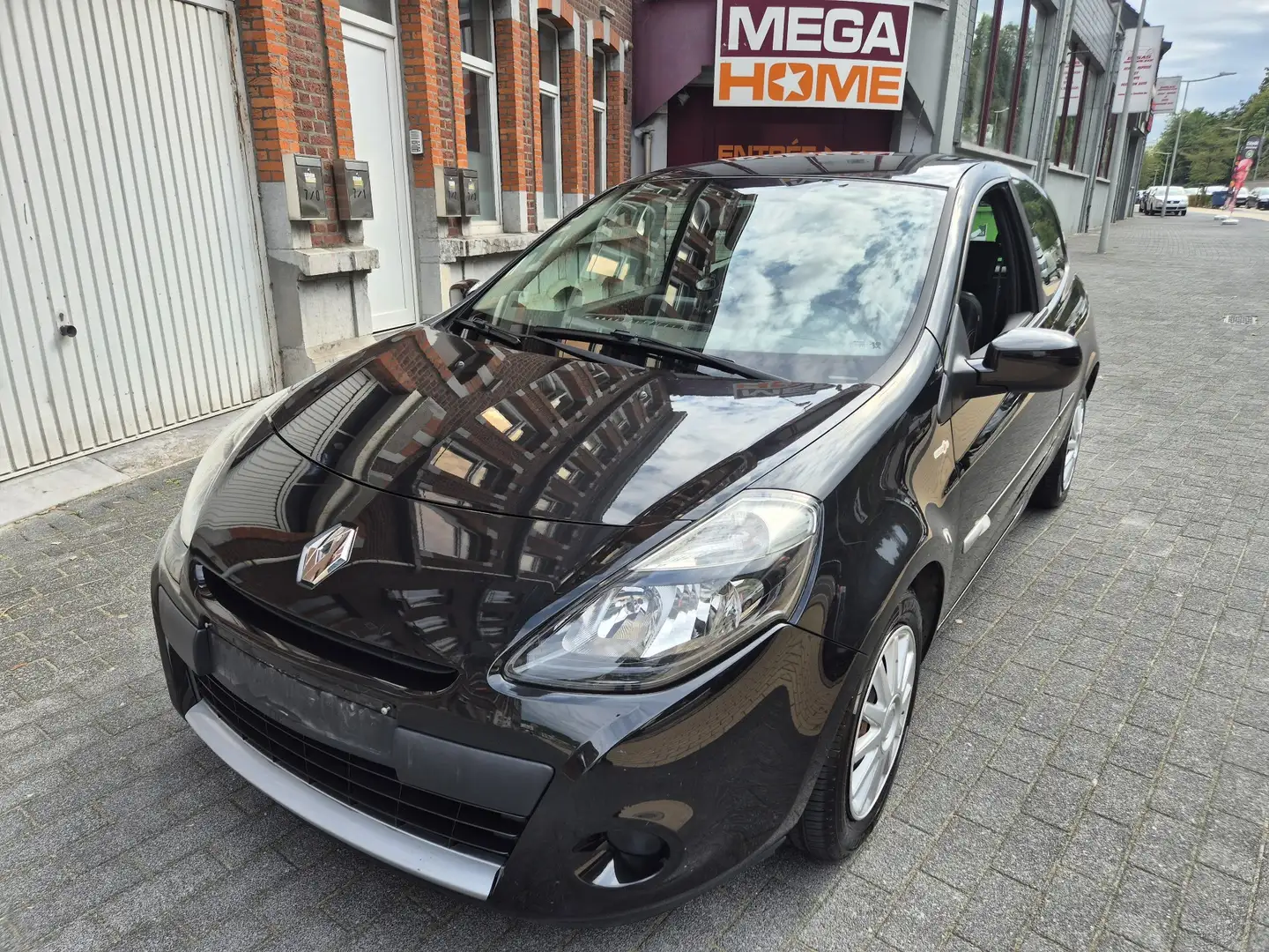 Renault Clio 1.2i TomTom Edition Noir - 1