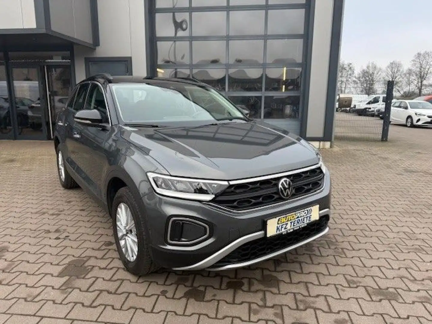 Volkswagen T-Roc Life DSG LED ACC Gris - 1
